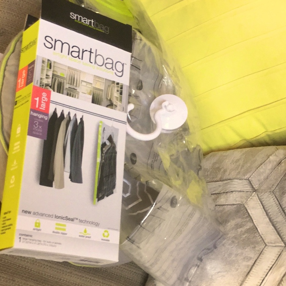 Smartbag hanging storage airtight space saver travel vacay cabin lodge